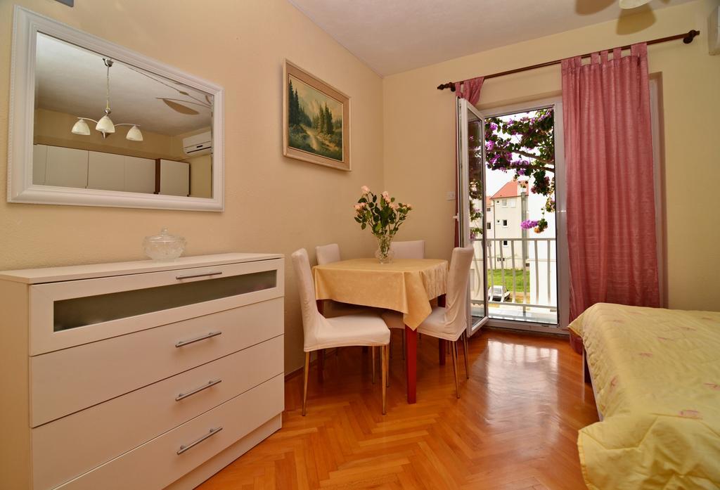 Apartments Sonja Tucepi Luaran gambar