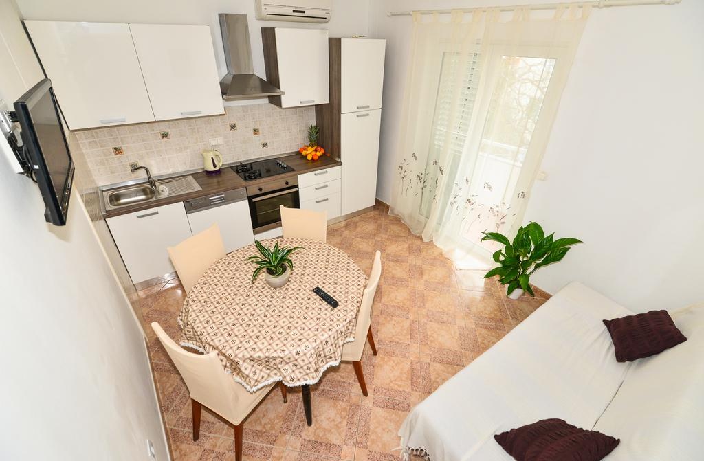 Apartments Sonja Tucepi Luaran gambar